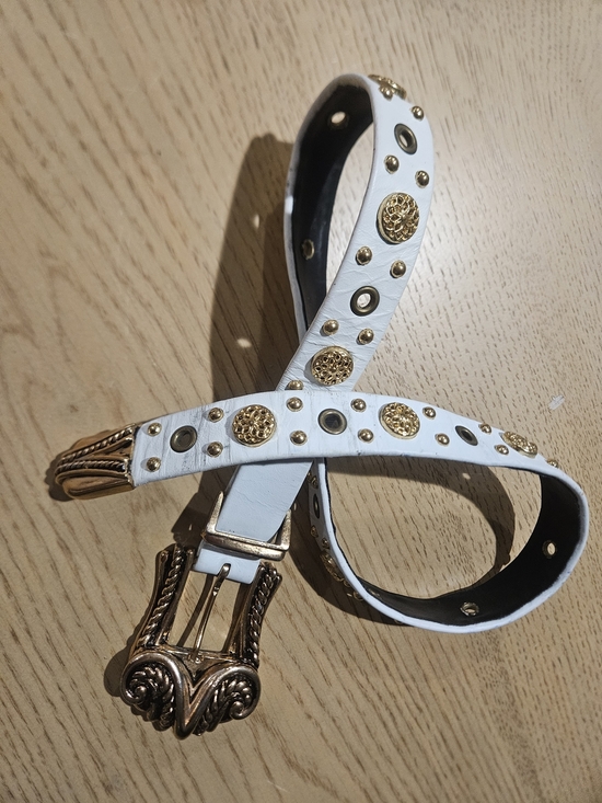 Vintage Caché White Leather Statement Belt - Gold Ornate Buckle main image 11